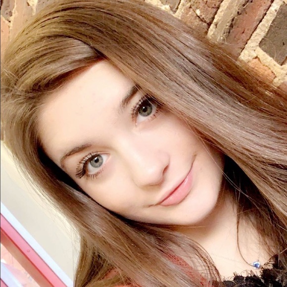 Meet your Posher, Olivia - Picture 1 of 1